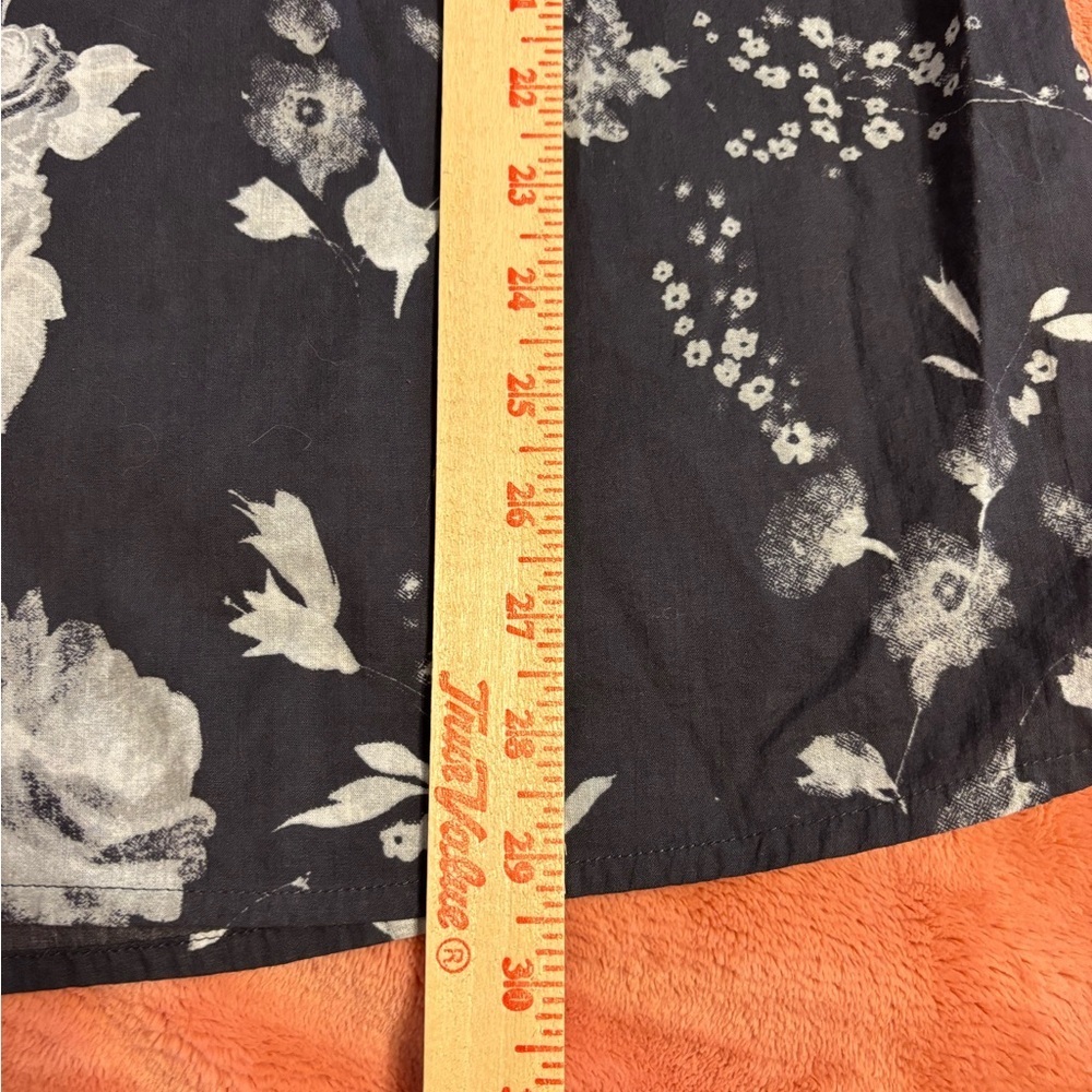 Soft Surroundings Floral Tunic Blouse Womens Large Black White Roll Tab - Picture 4 of 7